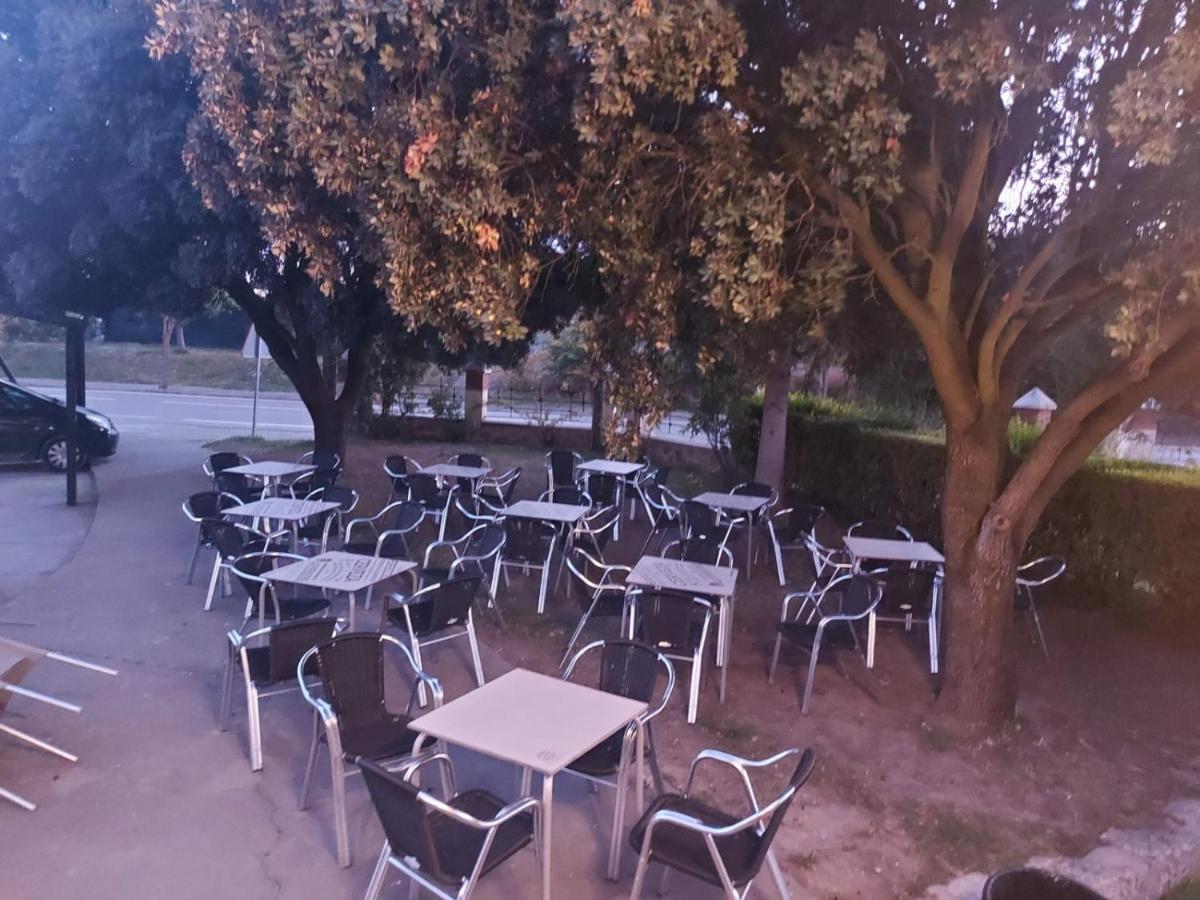 Hostal Linares Villanueva de Argaño المظهر الخارجي الصورة