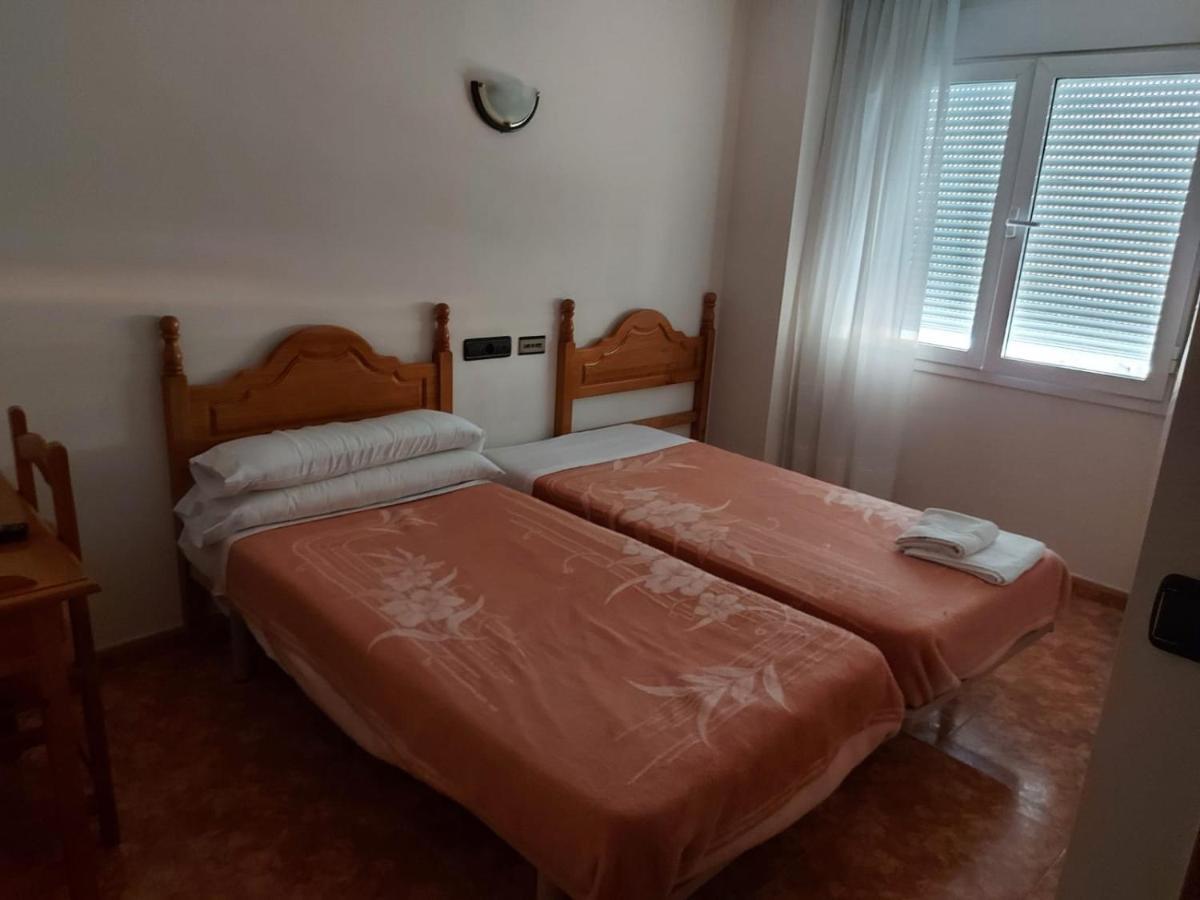 Hostal Linares Villanueva de Argaño المظهر الخارجي الصورة